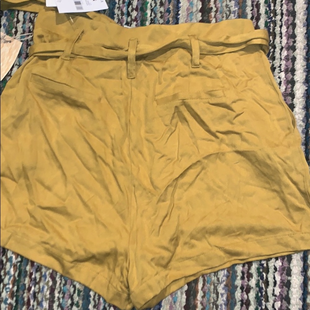 Shorts - Picture 3 of 3